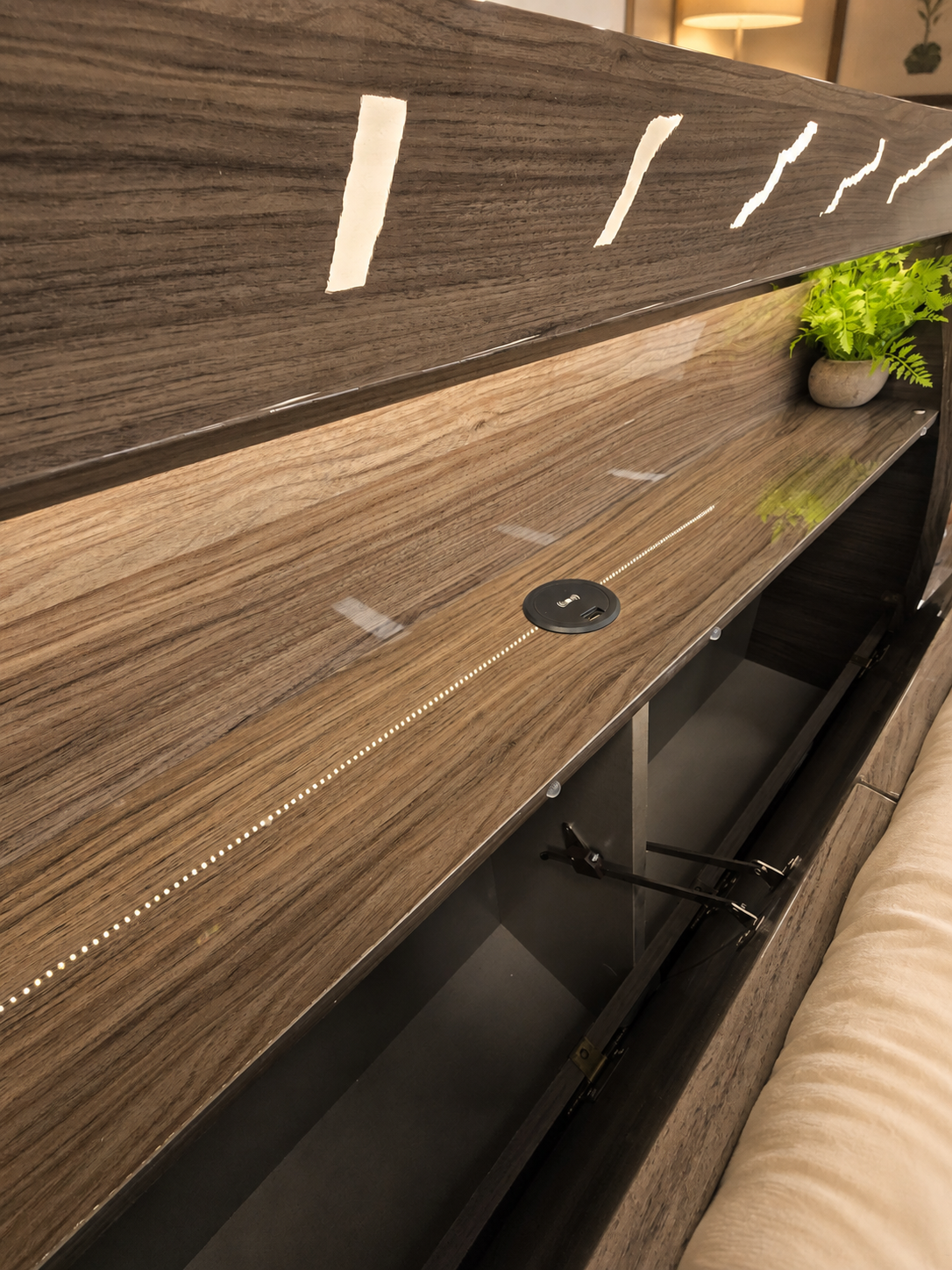 Matrix Gas Lift Storage Bed